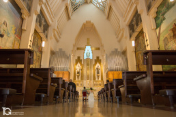 Ceremonia de boda de Cristina e Ivan en la Iglesia de la Milagrosa (Misioneros Pa&uacute;les) de Pamplona (Navarra) por Yon Garin
