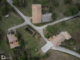 Fotografía cenital con dron del frontón de Redín (Navarra) por Yon Garin