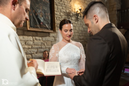 Boda de María & Ioseba en la Iglesia San Esteban de Señorío de Otazu por Yon Garin
