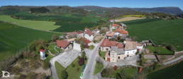 Panor&aacute;mica a&eacute;rea del Front&oacute;n P&uacute;blico Municipal de Aizp&uacute;n (Navarra) por Yon Garin