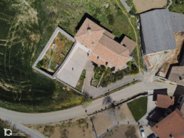 Fotografía con dron del frontón de Guembe (Navarra) por Yon Garin