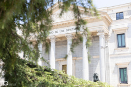Fachada del Congreso de los Diputados y Diputadas durante visita a PHotoESPAÑA 2025