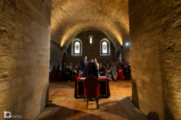 Vista general de la Sala Biurrun con Lydia y David como protagonistas de su boda en la Ciudadela de Pamplona
