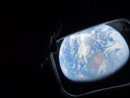 Fotografía de la tierra desde Artemis II