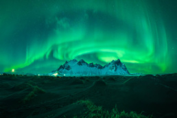 Aurora sobre Stokksnes