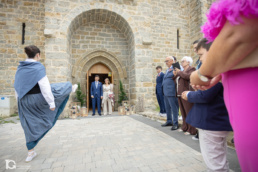 Dantzari a la salida de la Boda Civil en la sala Errizar de Sarriguren