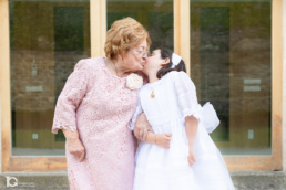 María Esther con su abuela.