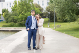 Retrato de Laura junto a Luis durante el Reportaje de boda en Sarriguren