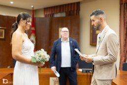 Boda civil en el Ayuntamiento de Huarte-Uharte