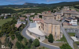 Panorámica aérea del Frontón de Azcona (Navarra)
