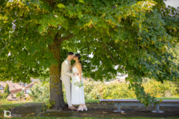 Reportaje en pareja en los jardines de Gorraiz
